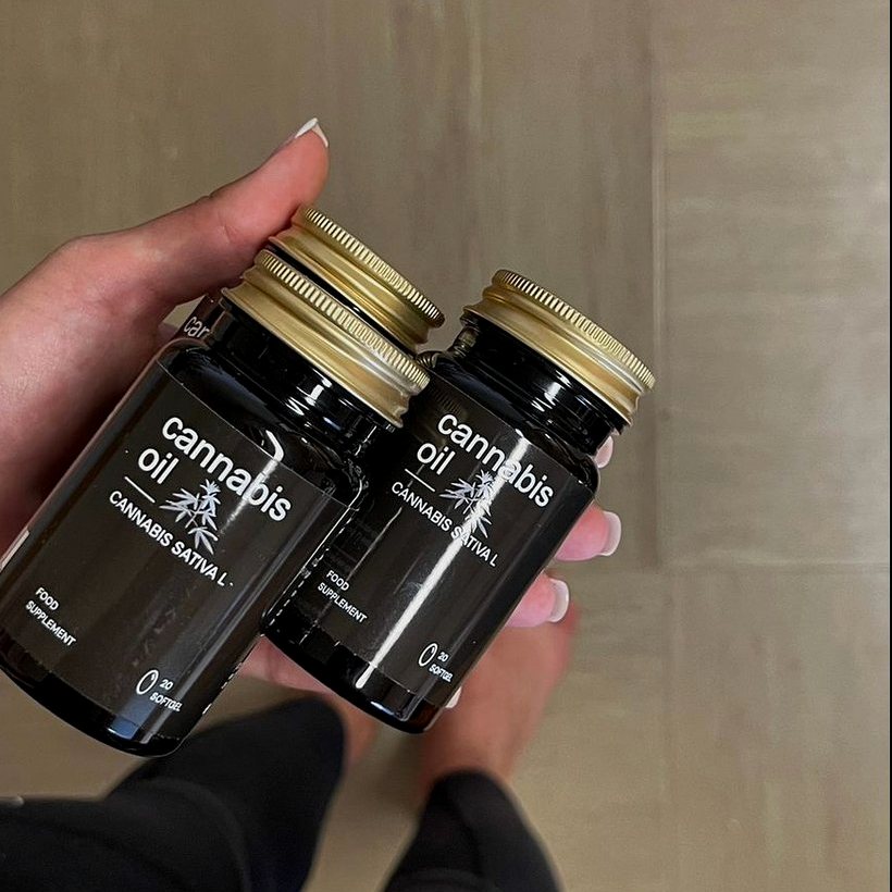 Cannabis Oil – 1 бурканче — 20 капсули