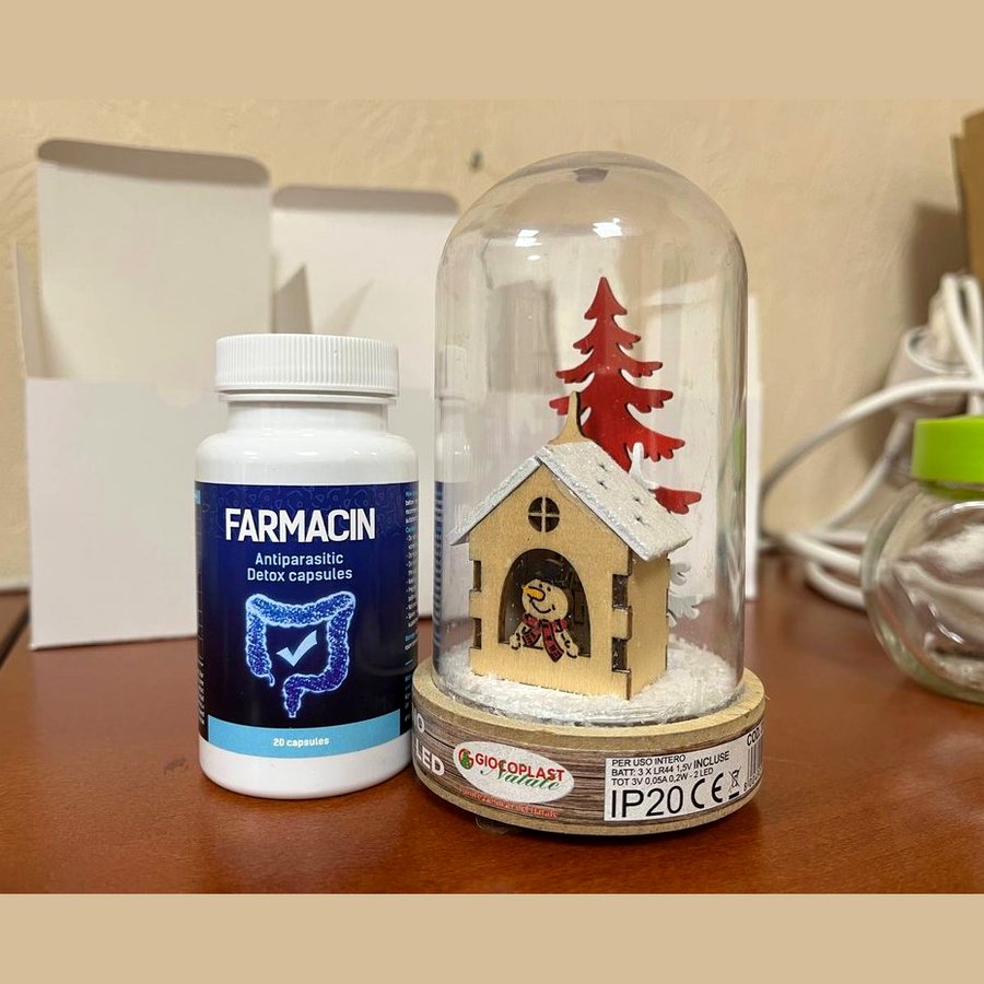 Farmacin – капсули в бяло шише
